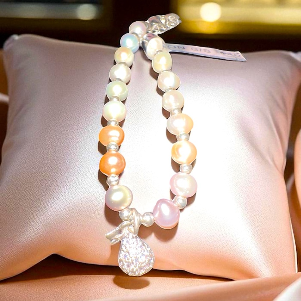 Freshwater Pearl on 925 Silver Bracelet with Pineapple Charm
